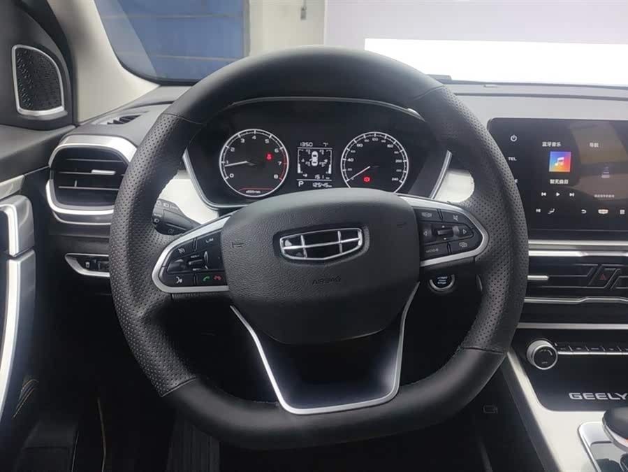 GEELY Coolray 2025 car image #16