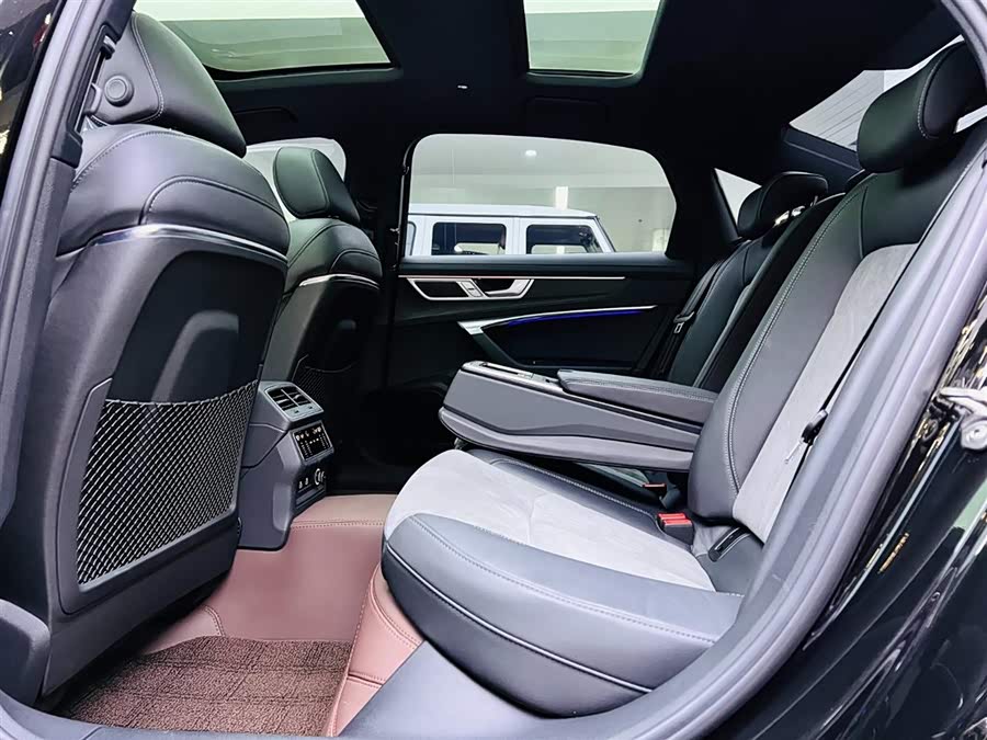 Audi A6L 2023 car image #16