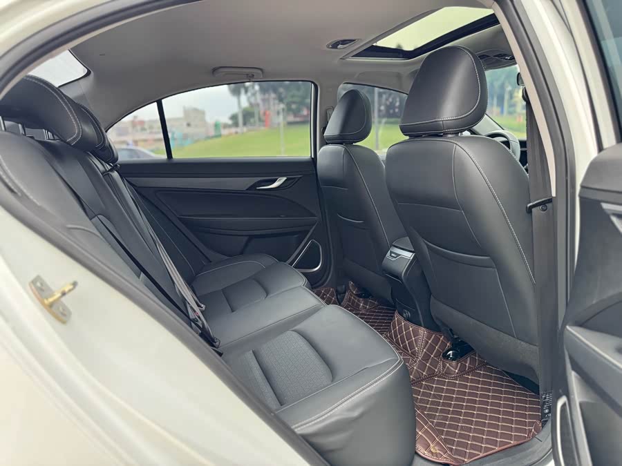 GEELY Emgrand 2020 #16 GEELY Emgrand 2020 car image #16