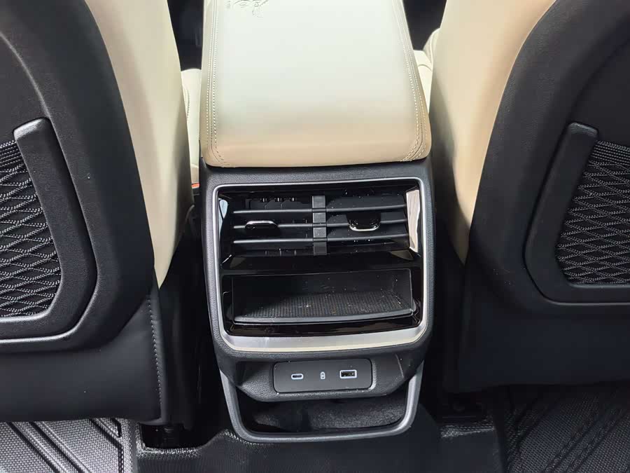 GEELY Monjaro 2025 #16 GEELY Monjaro 2025 car image #16