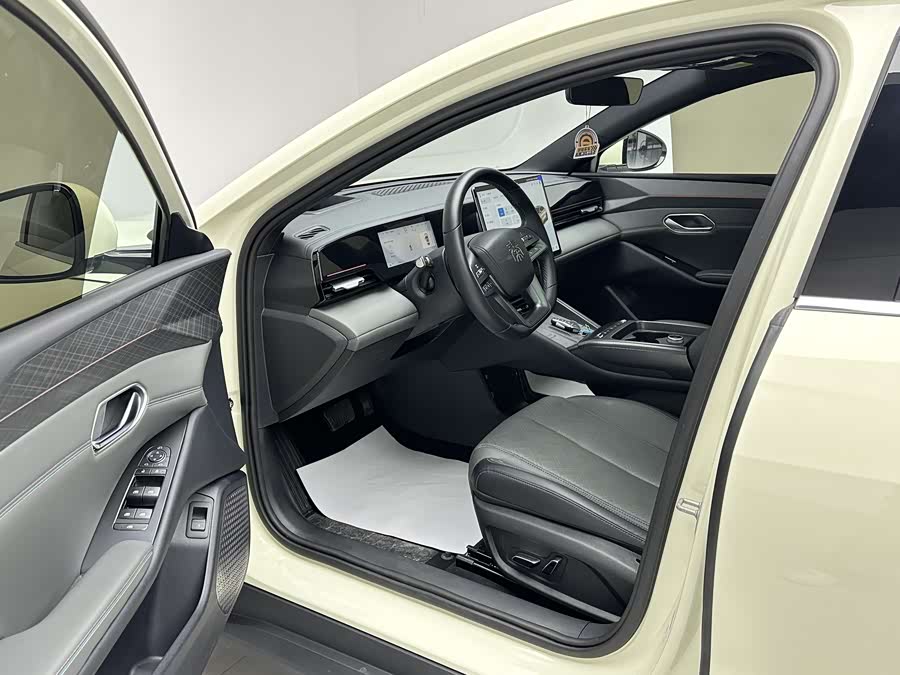 BYD Qin L 2025 car image #16