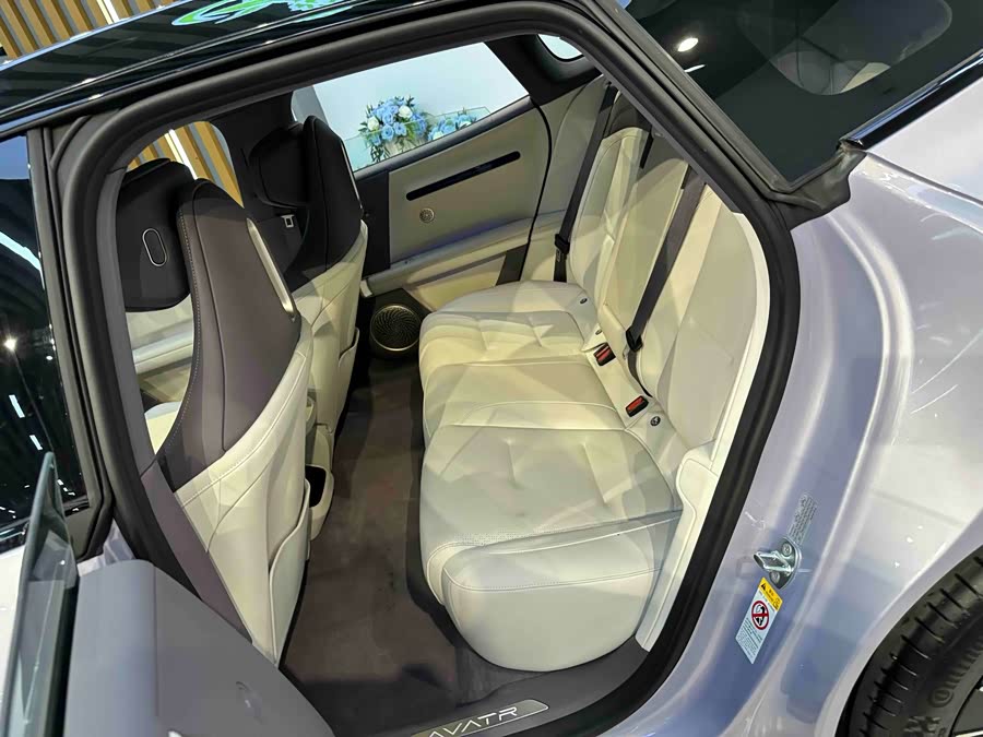 Avatr 06 2025 imagem de carro #16