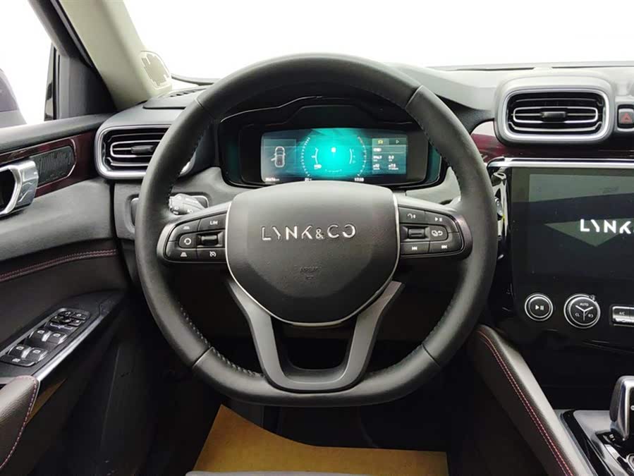 Lynk & Co 02 2020 car image #16
