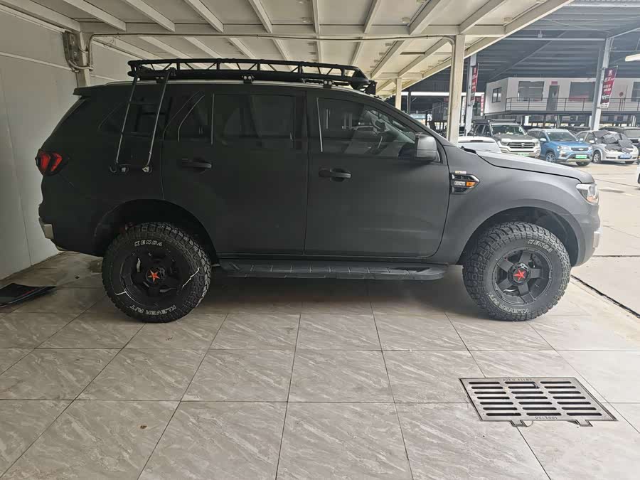 Ford Everest 2017 صورة سيارة #16