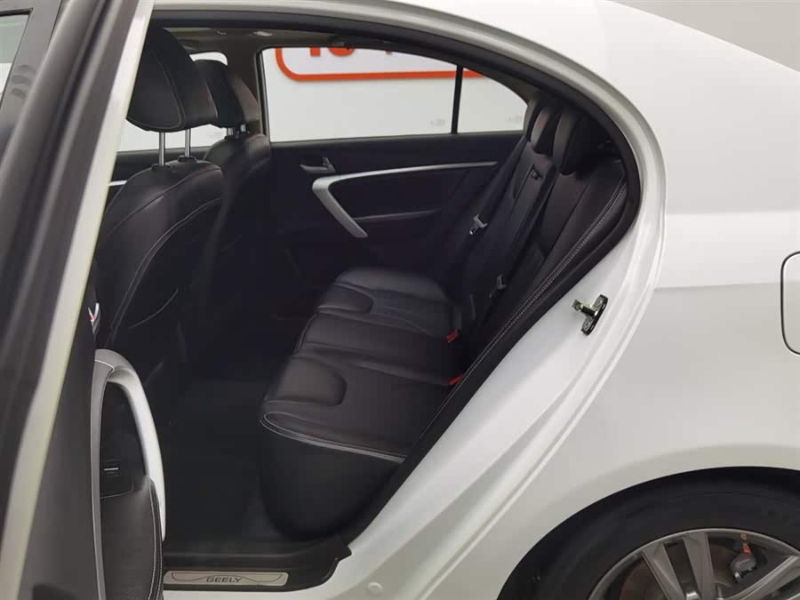 GEELY Emgrand 2016 car image #16