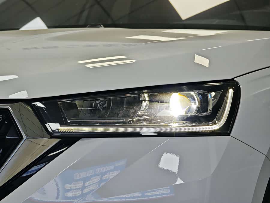 Skoda Kamiq 2021 car image #16