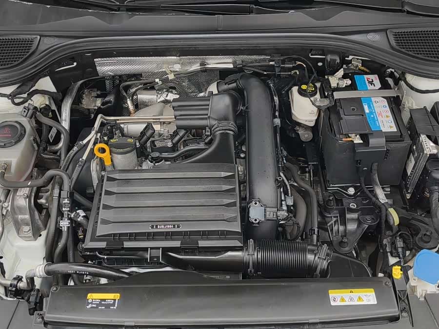 Volkswagen Golf 2022 car image #16