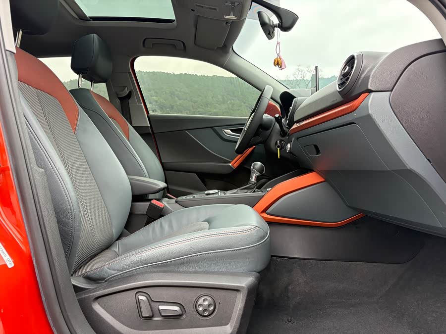 Audi Q2L 2019 imagen de coche #16