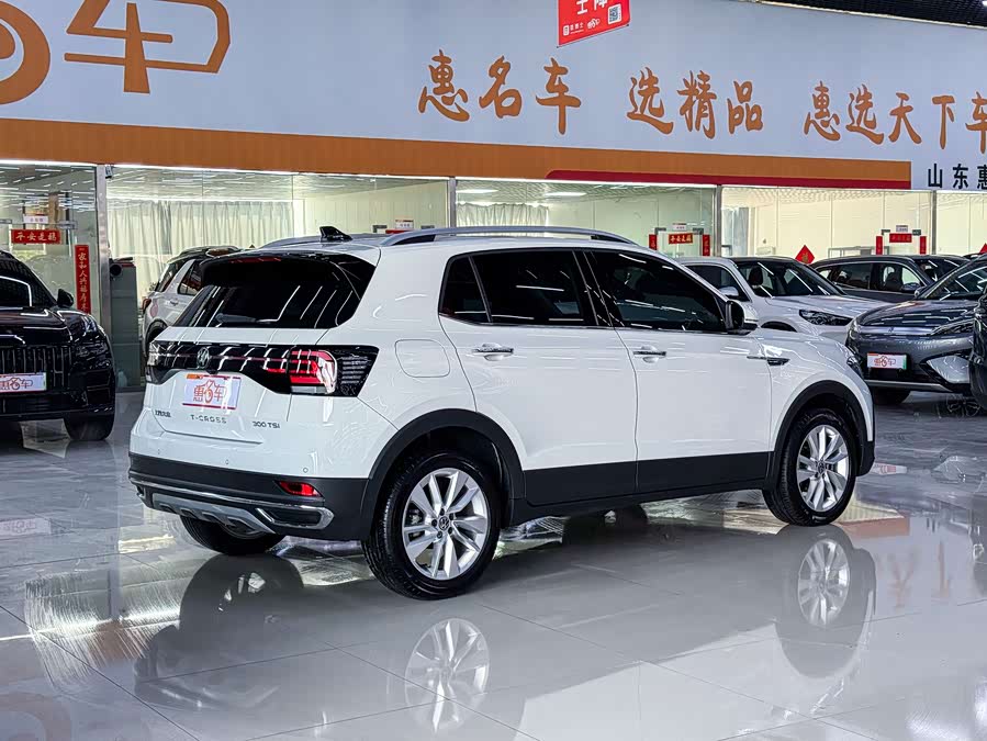 Volkswagen T-Cross 2024 car image #16