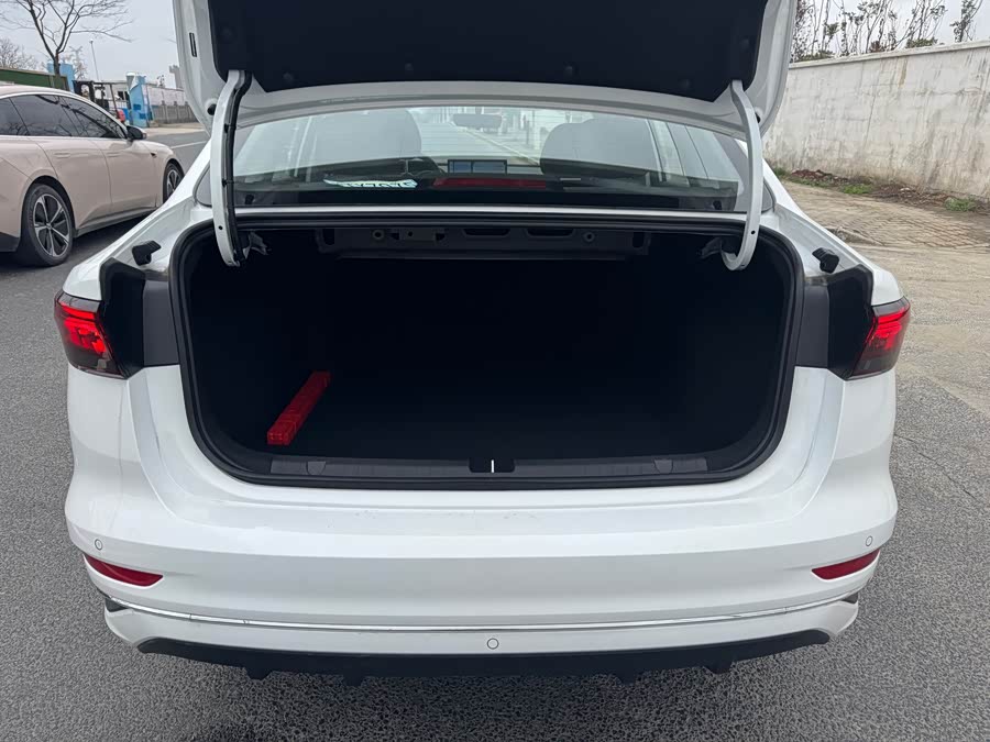 GEELY Emgrand 2022 car image #16