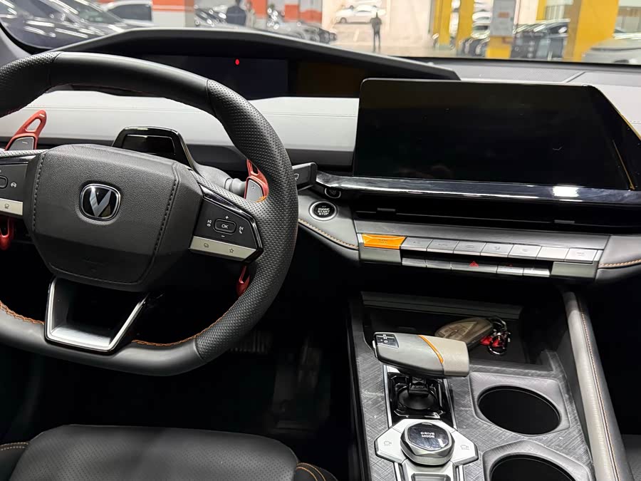 Changan UNI-V 2023 صورة سيارة #16