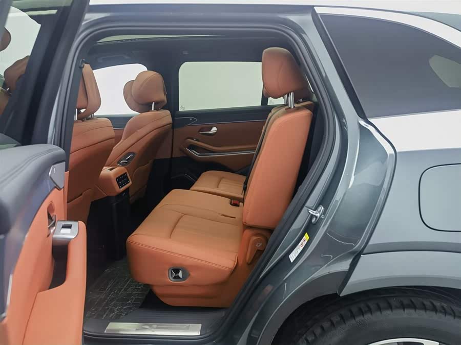 BYD Tang L 2025 immagine di auto #16