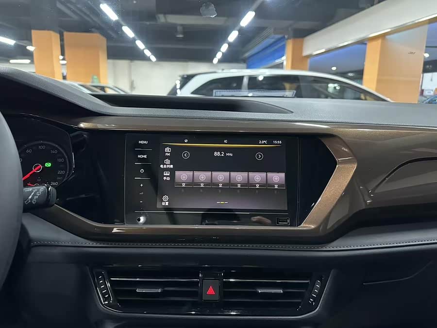 Volkswagen Tharu 2021 car image #16