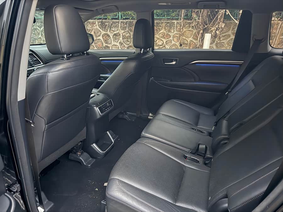 Toyota Highlander 2016 car image #16