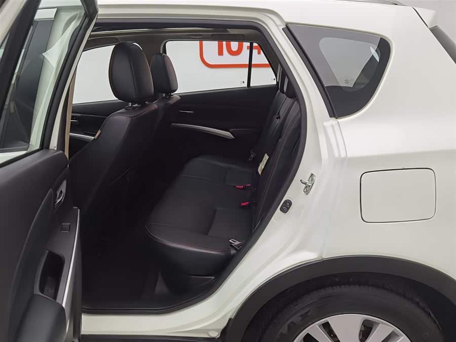 Suzuki S-Cross 2015 صورة سيارة #16