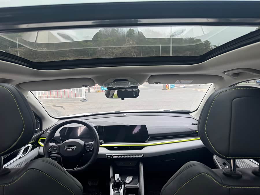 GEELY Coolray 2023 car image #16