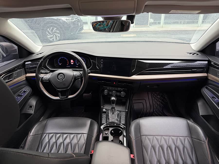 Volkswagen Passat 2018 car image #16