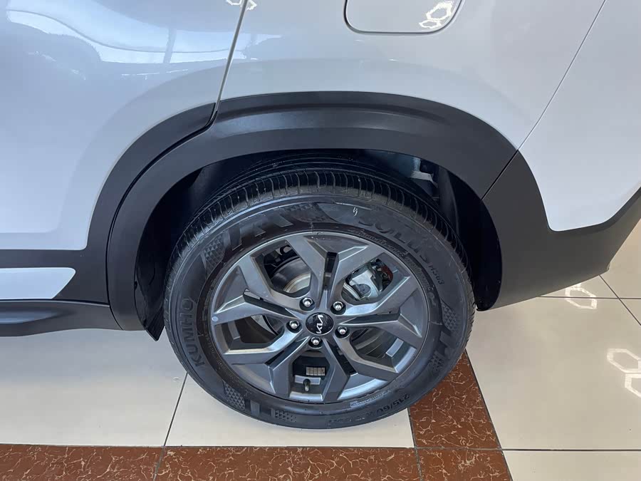 Kia Seltos 2023 imagen de coche #16