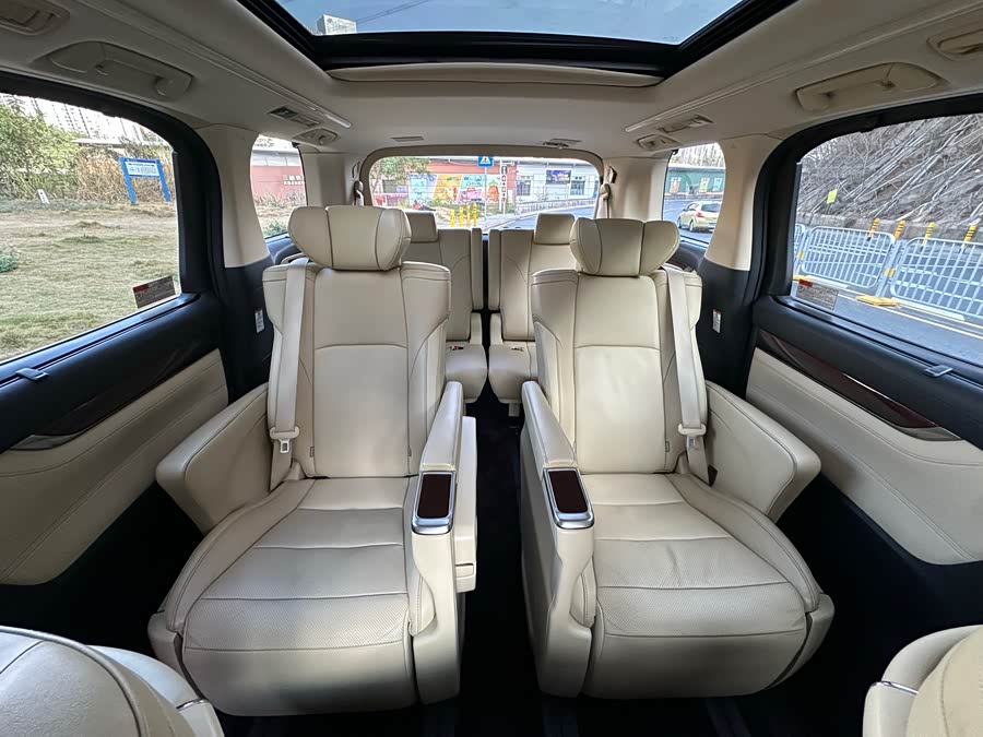 Toyota Alphard 2017 car image #16