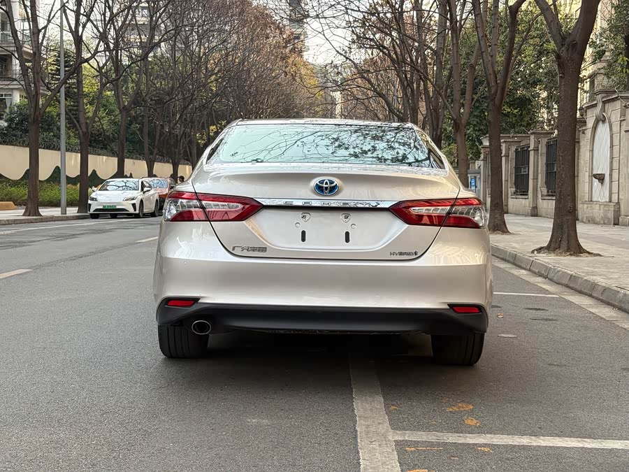 Toyota Camry 2019 immagine di auto #16