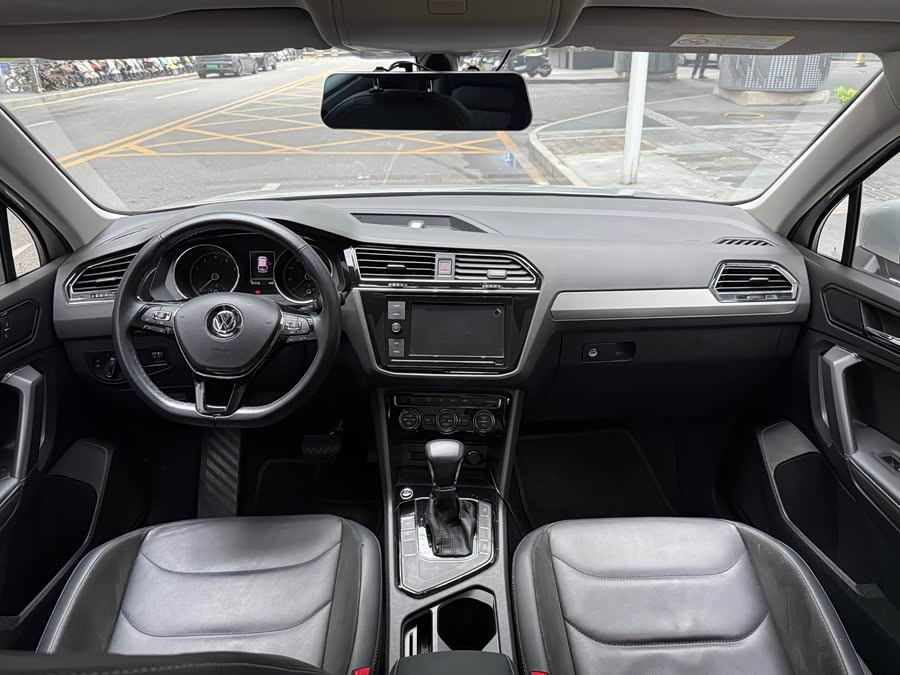 Volkswagen Tiguan L 2019 car image #16