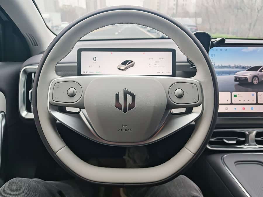 零跑汽车 零跑B01 2025 汽车图片 #16