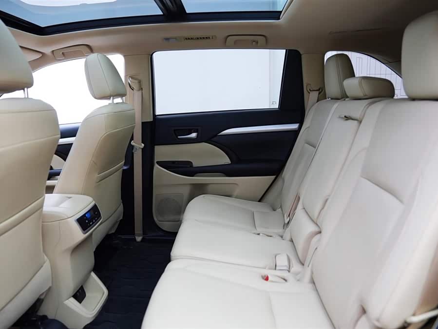 Toyota Highlander 2018 image de voiture #16