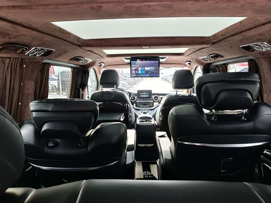 Mercedes-Benz V Class 2018 car image #16