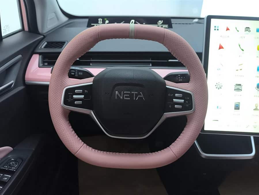 哪吒汽车 哪吒V 2022 汽车图片 #16