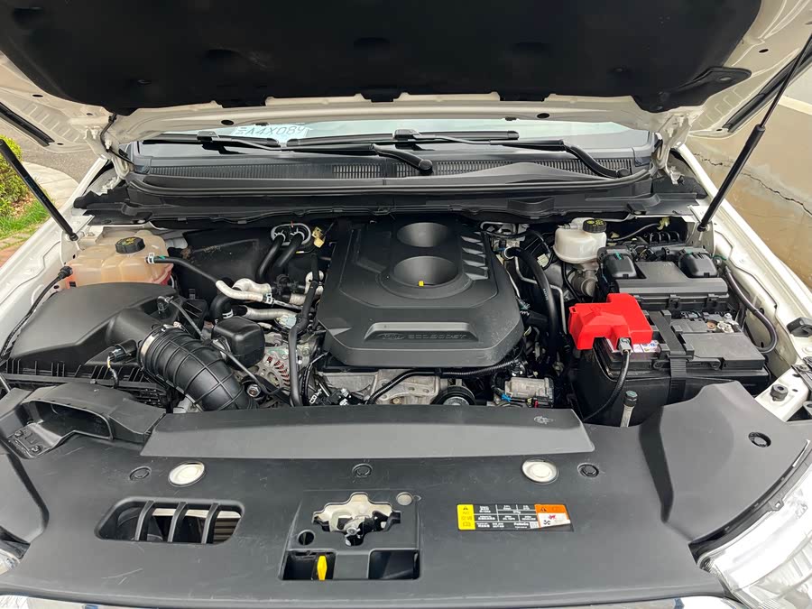 Ford Everest 2017 صورة سيارة #16