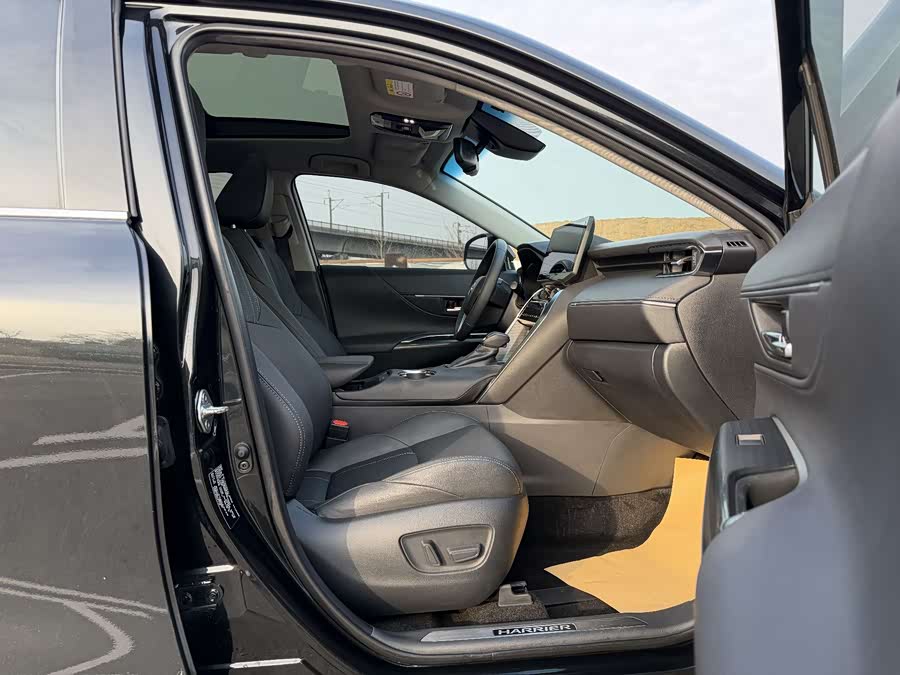 Toyota Harrier 2023 car image #16