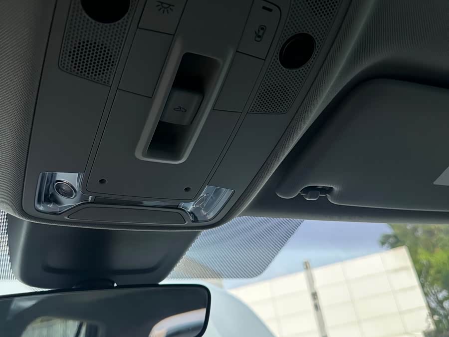 Audi Q2L 2024 car image #16