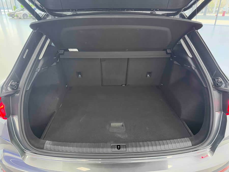 Audi Q3 2021 car image #16