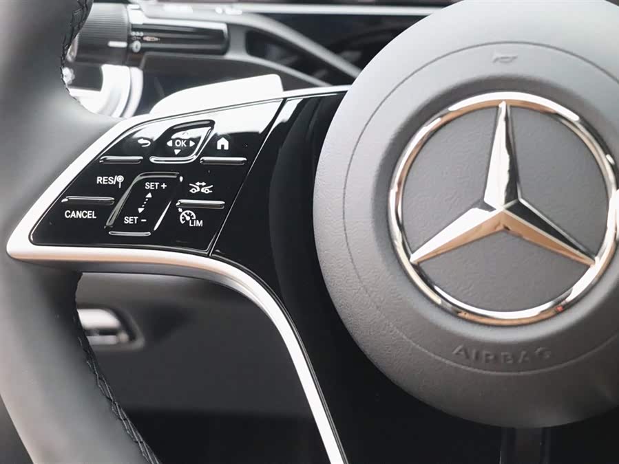 Mercedes-Benz E Class 2025 car image #16