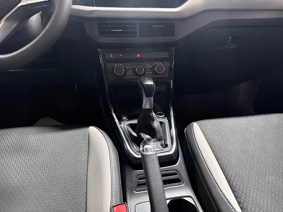Volkswagen Tacqua 2023 car image #16