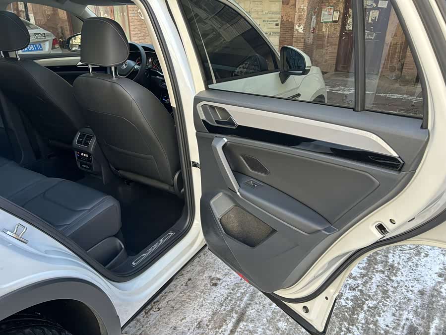 Volkswagen Tayron 2022 car image #16