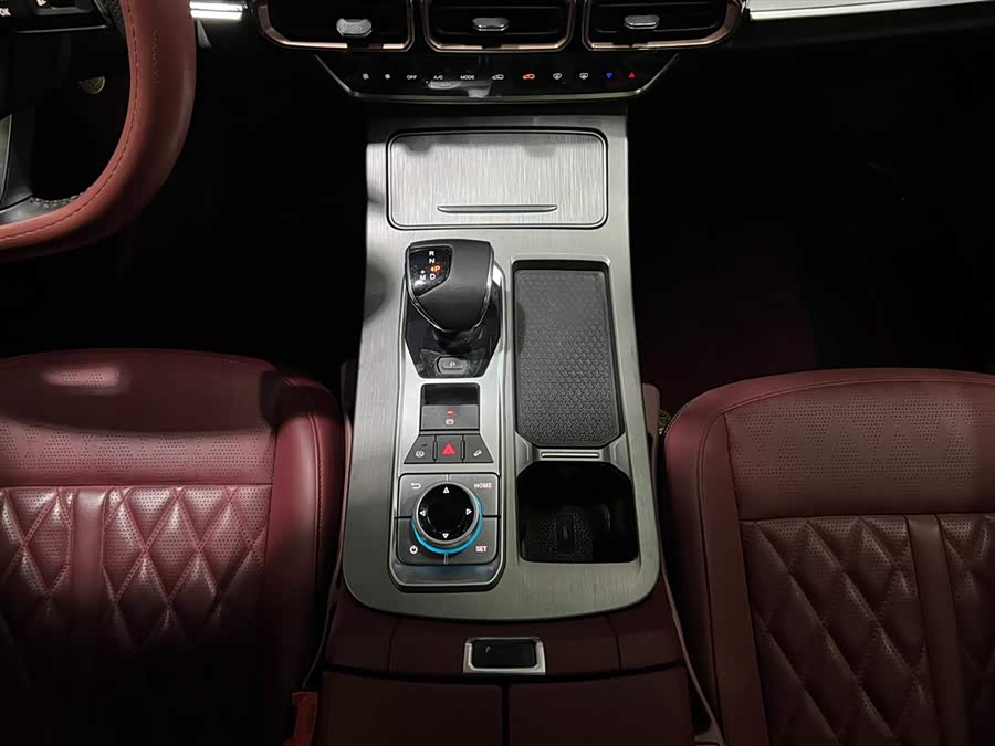 Jetour X70 PLUS 2024 car image #16