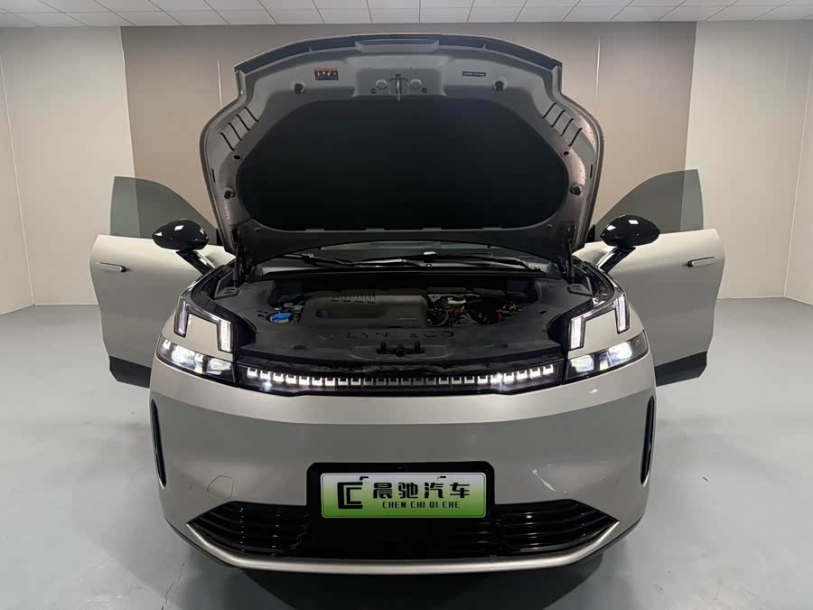 Lynk & Co 08 EM-P 2023 car image #16