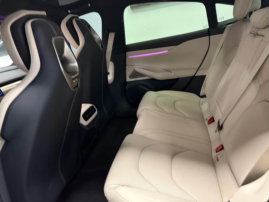 MI SU7 2025 immagine di auto #16