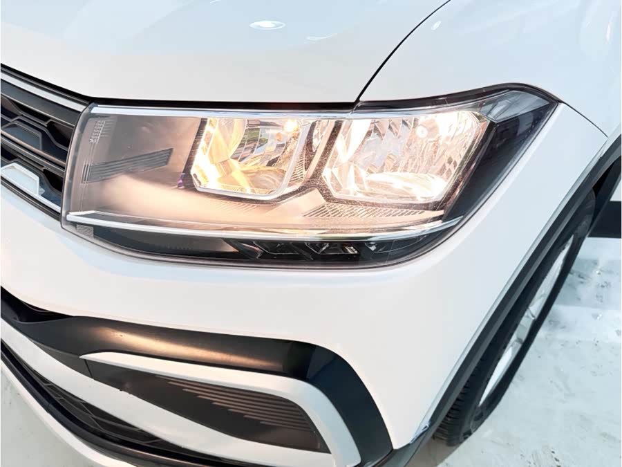 Volkswagen T-Cross 2023 car image #16