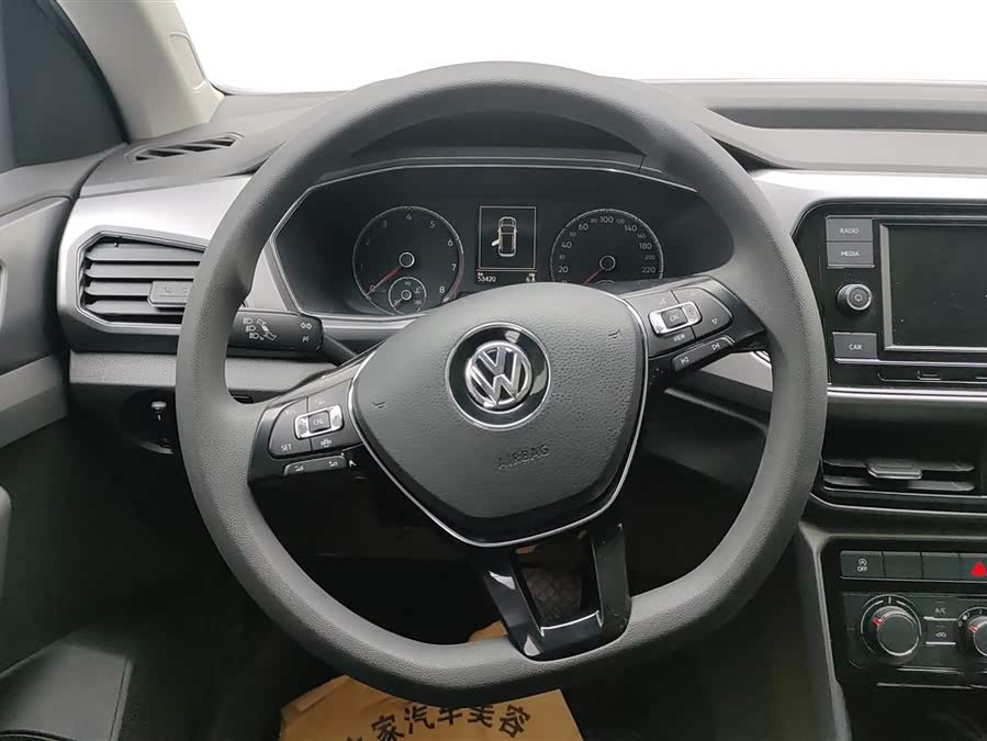Volkswagen T-Cross 2020 #16 Volkswagen T-Cross 2020 car image #16