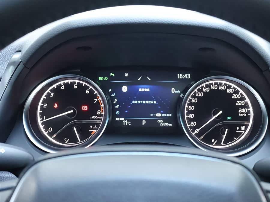 Toyota Camry 2022 car image #16