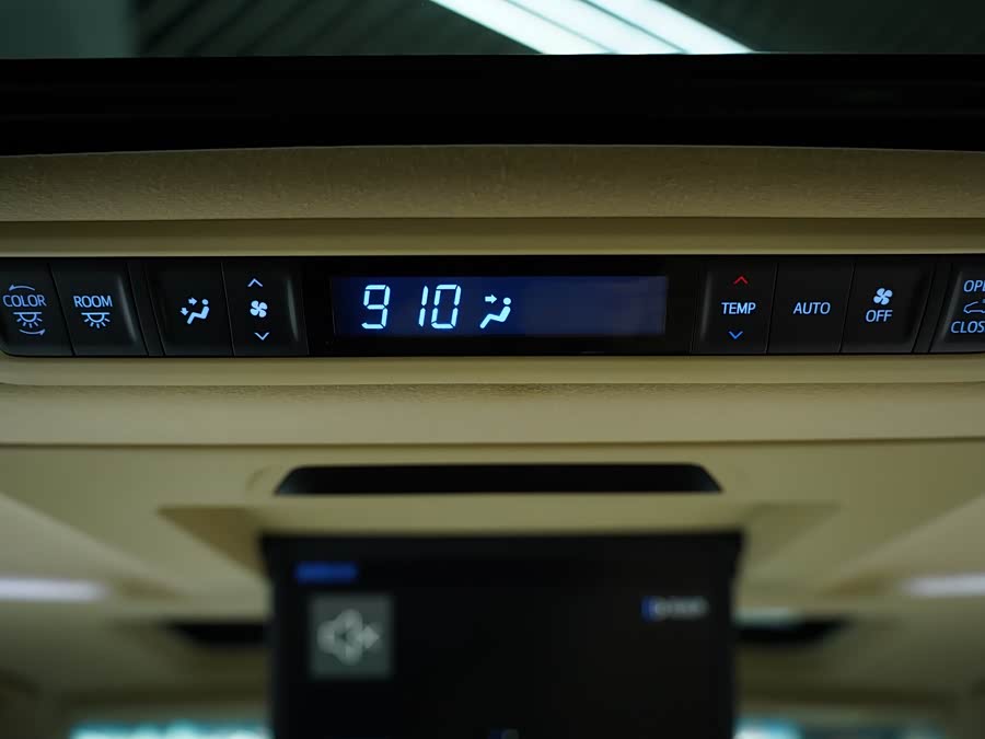 Toyota Alphard 2021 immagine di auto #16