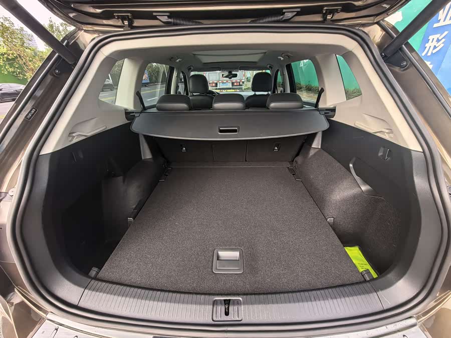 Volkswagen Tiguan L 2020 #16 Volkswagen Tiguan L 2020 car image #16