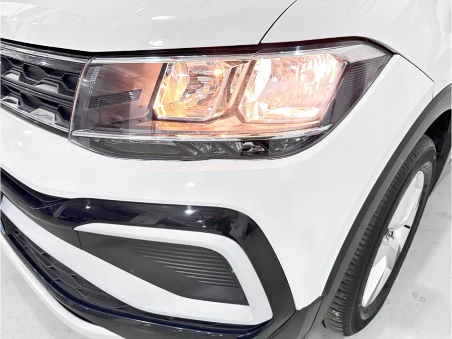 Volkswagen T-Cross 2023 car image #16