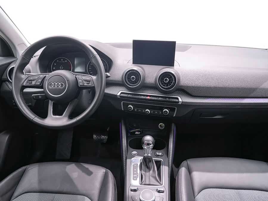 Audi Q2L 2021 immagine di auto #16