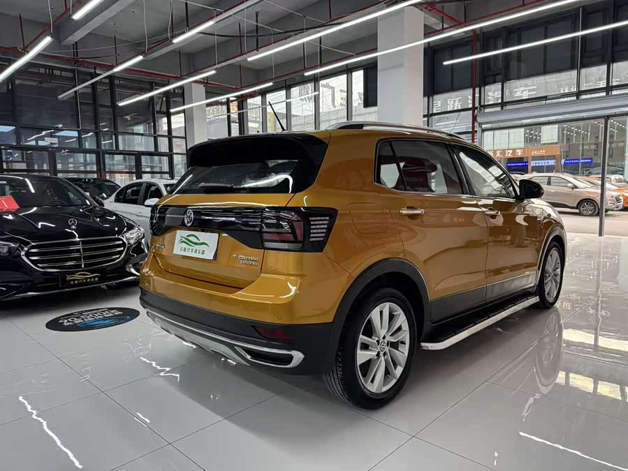 Volkswagen T-Cross 2020 car image #16