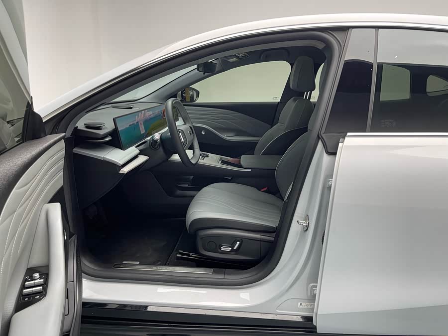 GEELY 2024 car image #16