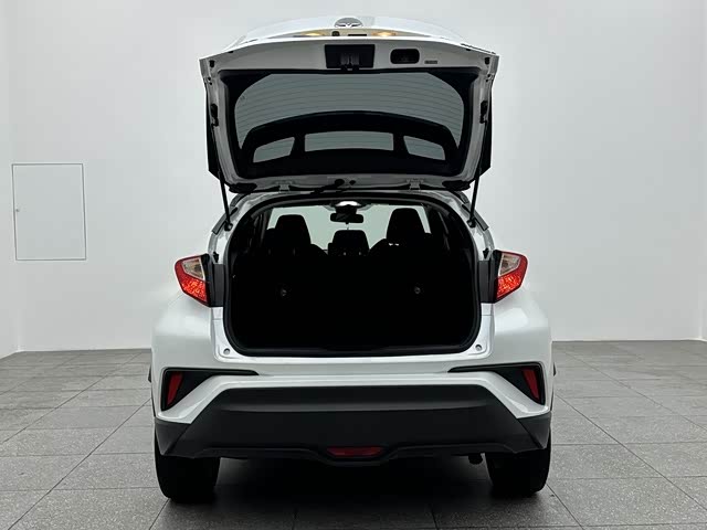 Toyota Izoa 2022 car image #16