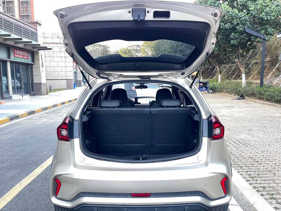GEELY 2021 #16 GEELY 2021 car image #16
